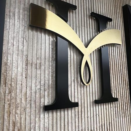 Hotel Majestic Radhimë 외부 사진