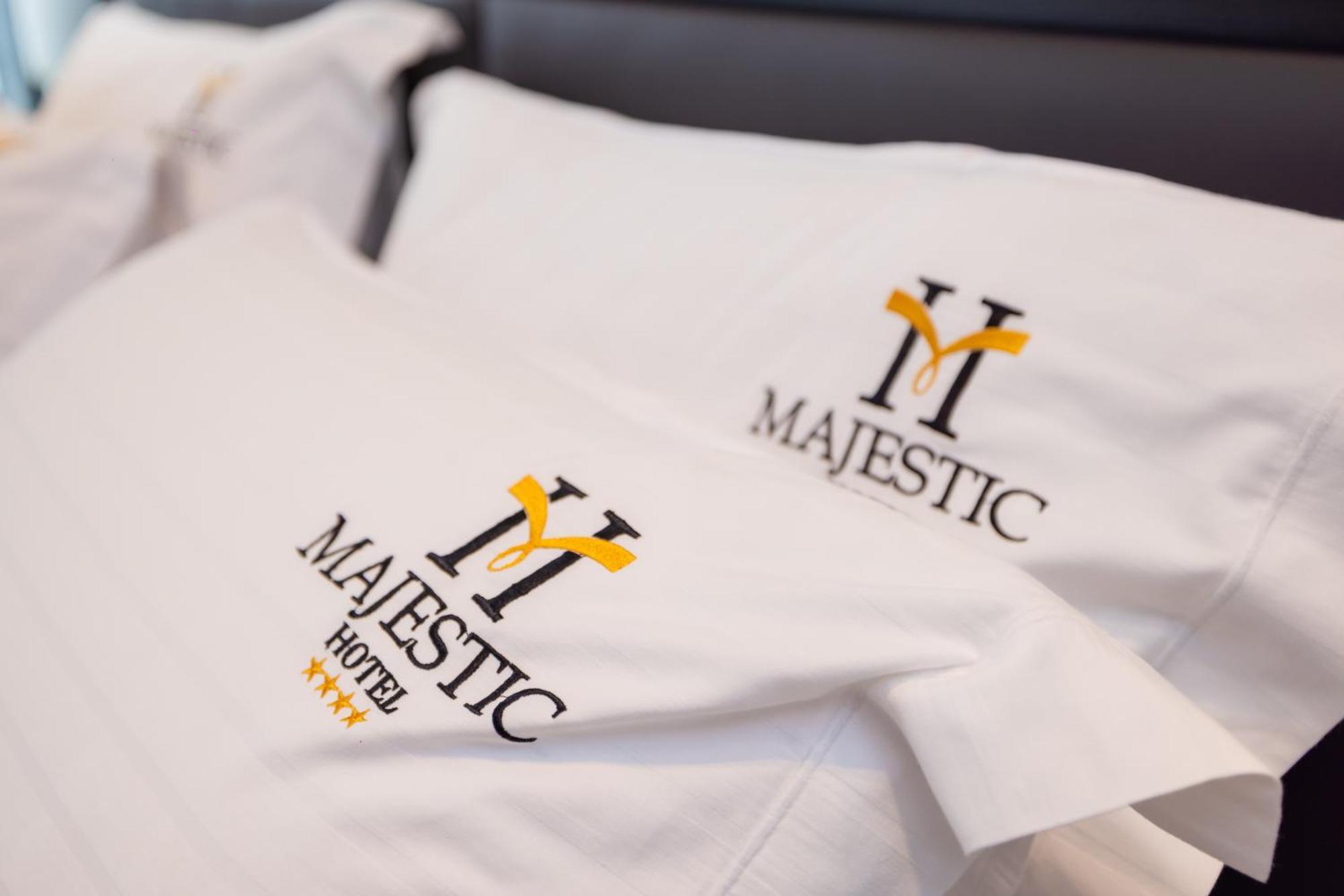 Hotel Majestic Radhimë 외부 사진