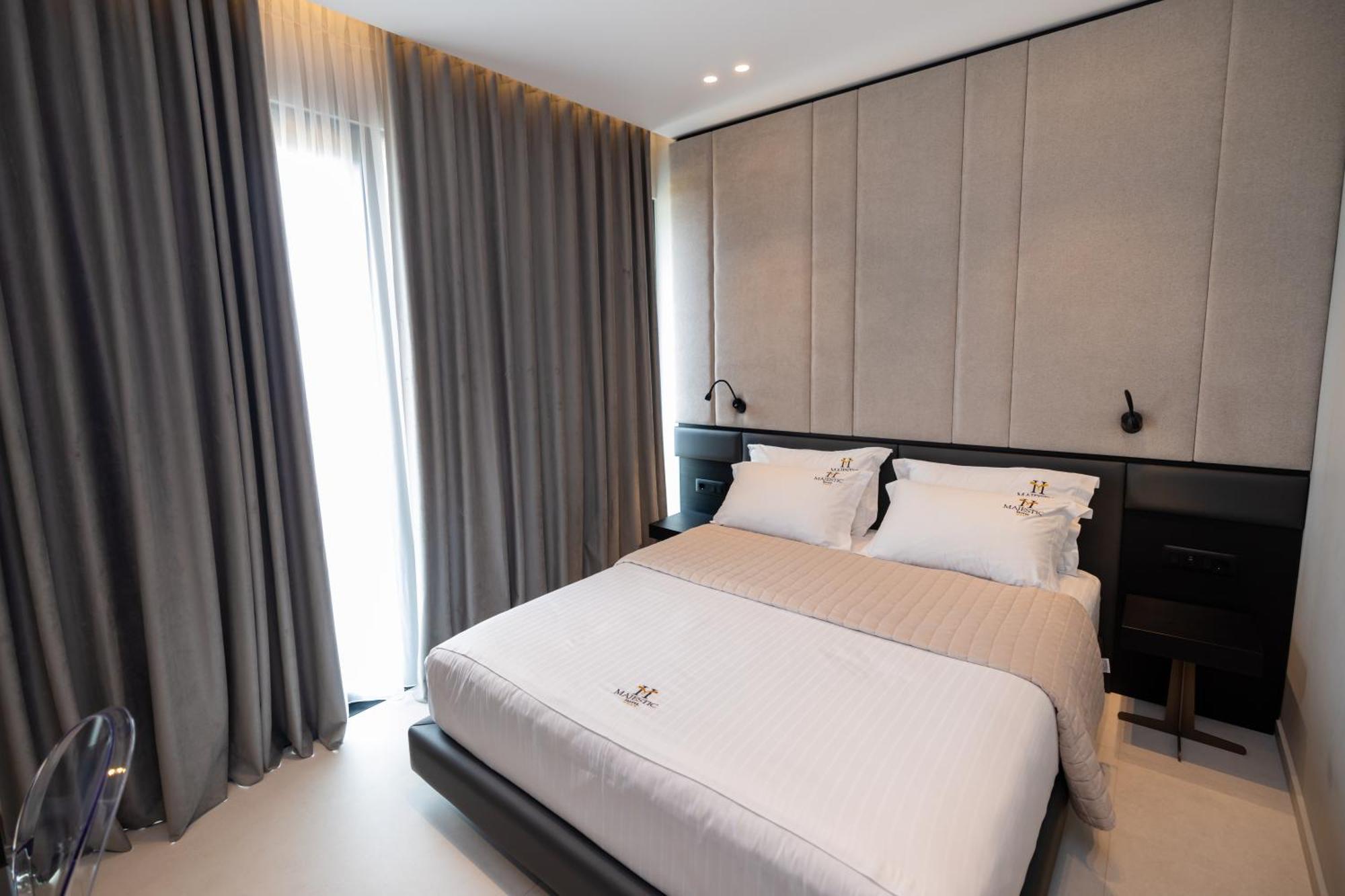 Hotel Majestic Radhimë 외부 사진