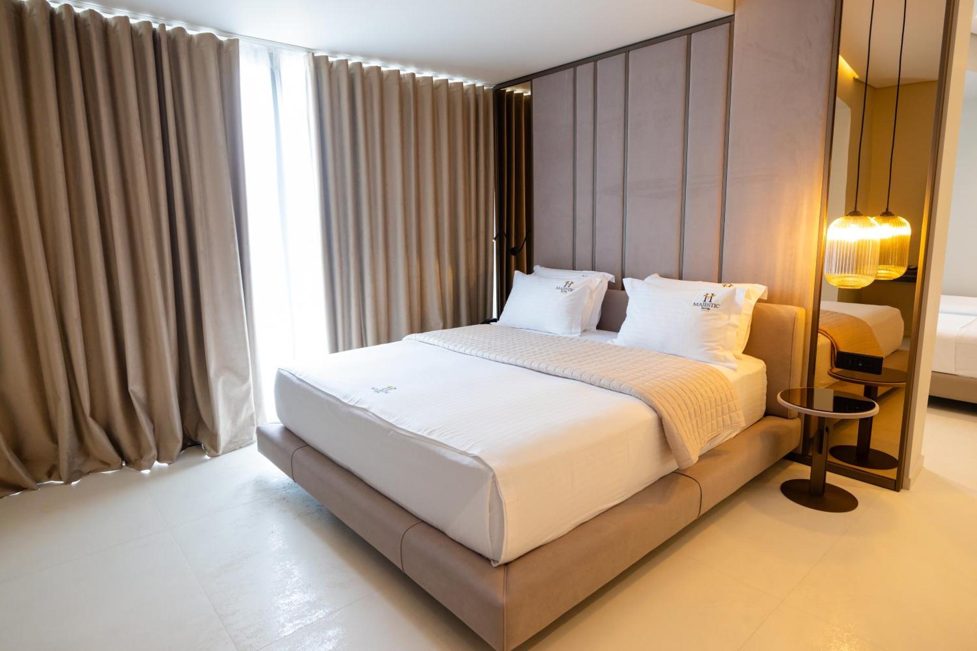 Hotel Majestic Radhimë 외부 사진