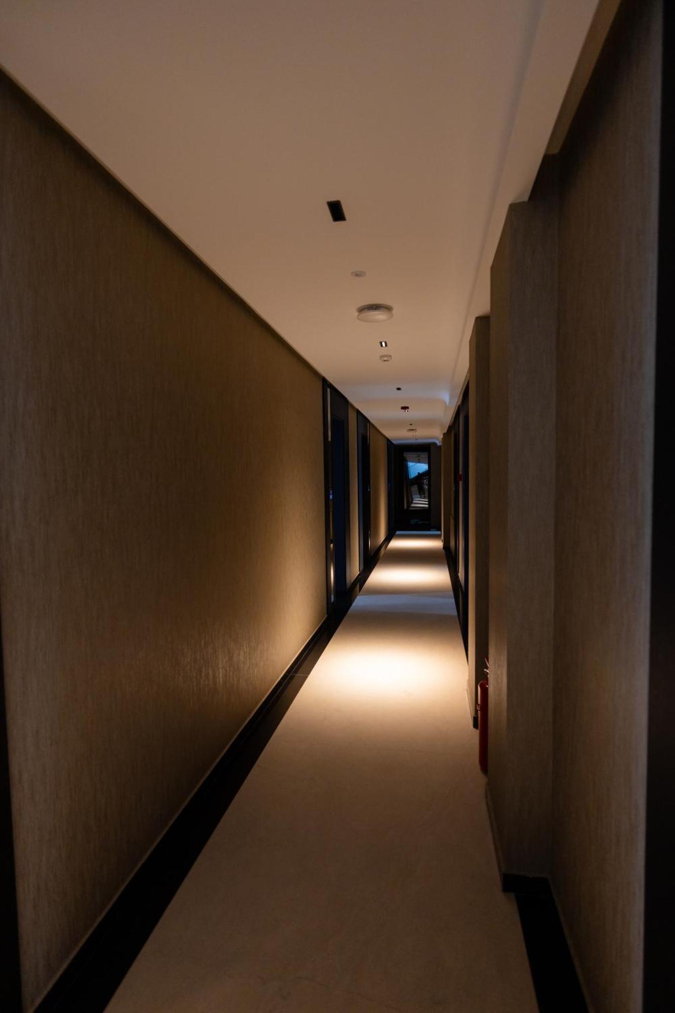 Hotel Majestic Radhimë 외부 사진