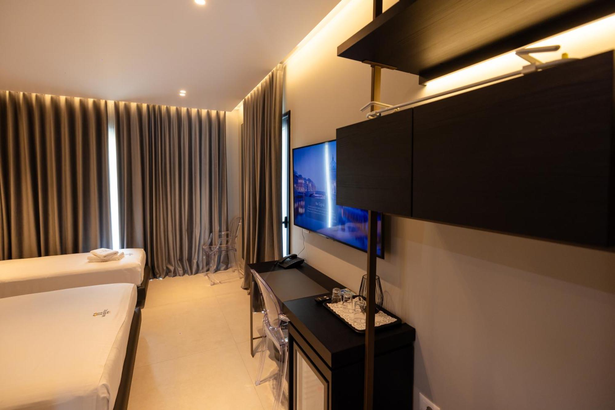 Hotel Majestic Radhimë 외부 사진
