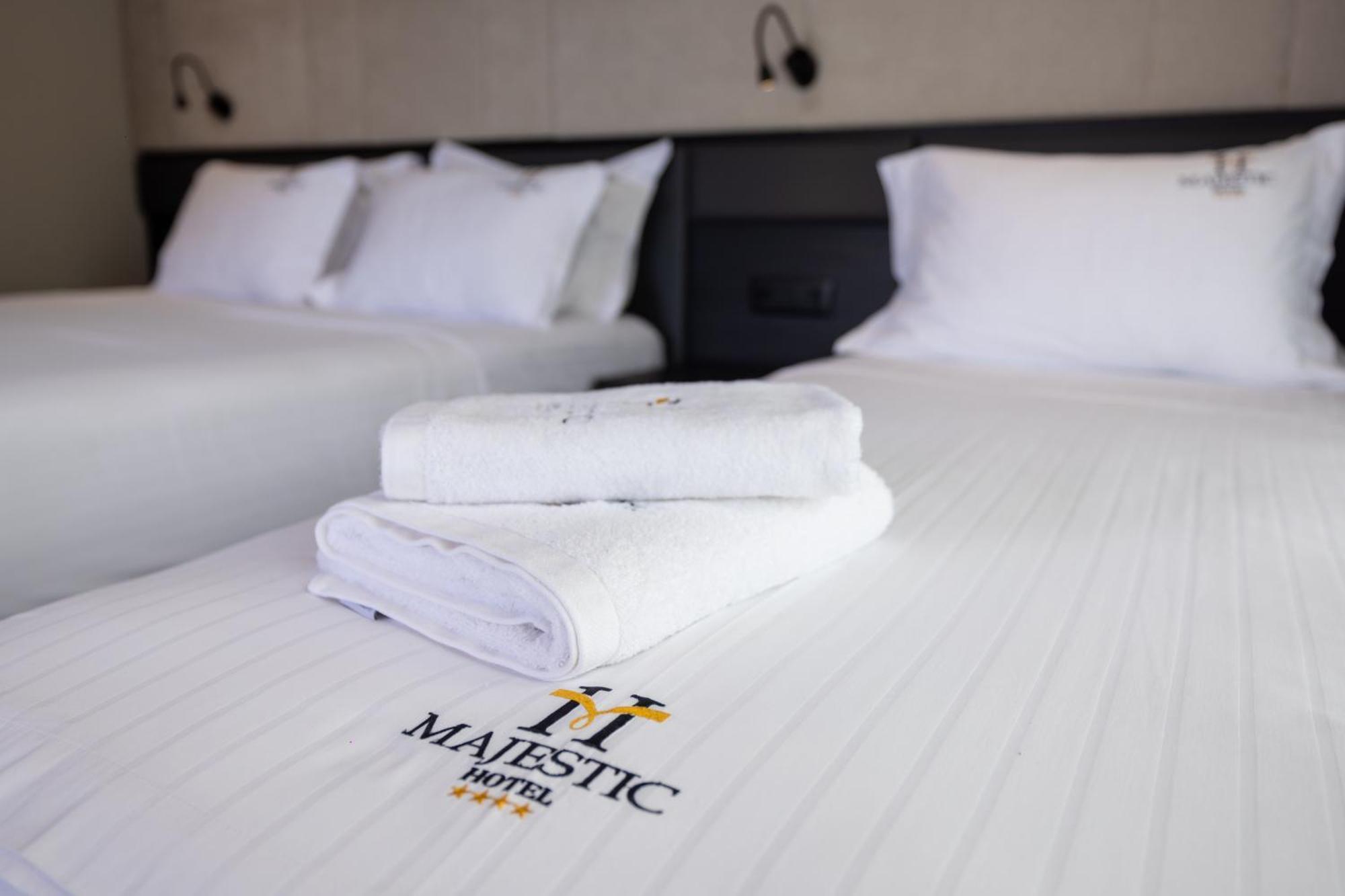 Hotel Majestic Radhimë 외부 사진